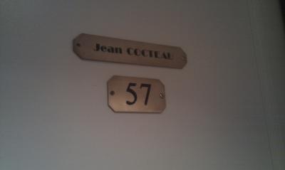 客室には、番号以外にフランスの有名人の名前が付いている