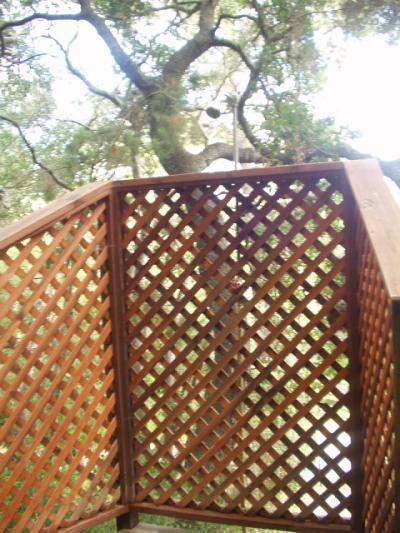 シャワーもある