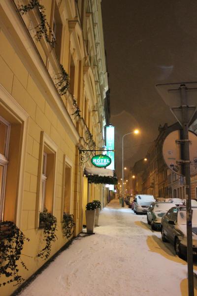 分かり難いですが、坂が結構きついです。