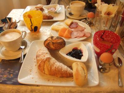 サンタ・ルチア駅に近く、朝食がおススメ。静かでセキュリティーの良いホテル