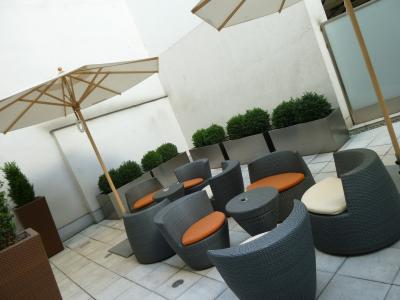 天気が良ければ中庭のテラス席で朝食をいただくのもいいかも。