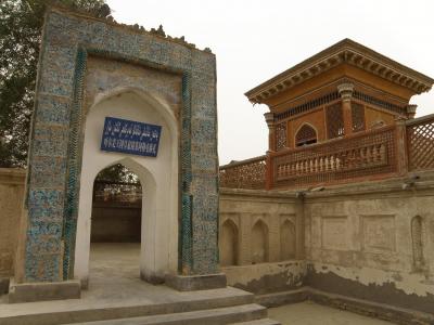 ヤルカンド王国建国者サイイド王を始めとする歴代の王達の陵墓群