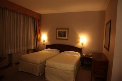 部屋は広いです