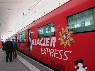 Glacier Express Zermatt から St.Moritz まで