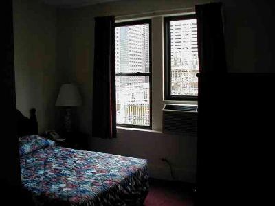 コンパクトなゲストルーム