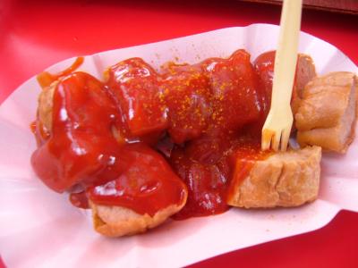 有名な「カリーブルスト」のお店です