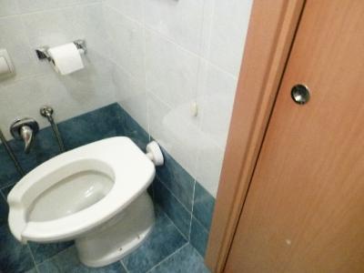 引き戸で鍵が無いトイレ