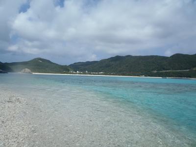 ハナリ（阿波連ビーチの向かいの無人島）
