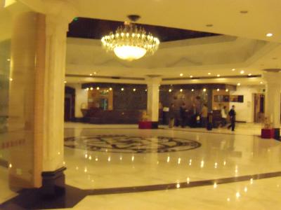 朝、両替を頼んだがお金がないと言われ断念。前のの銀行に行けと