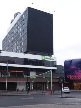 駅のそばで拠点として便利