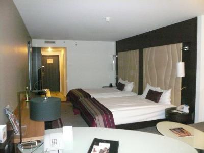 徒歩圏内に観光すべき物はありませんが、ウィーンの雰囲気は少し味わえます。