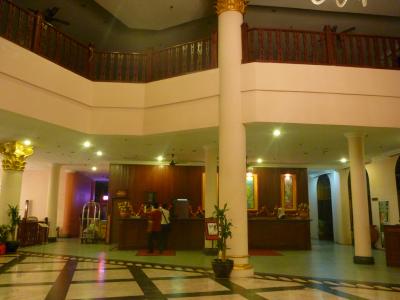 旅行会社のツアーでエコノミークラスといえば定番なのでしょうか