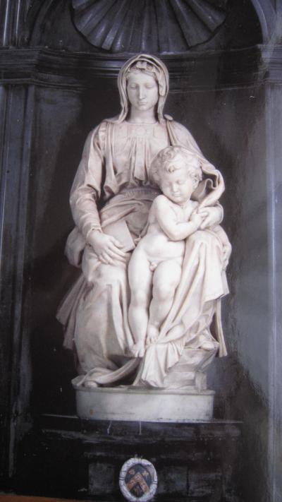 ミケランジェロの「聖母子像」