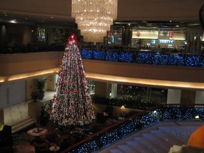 ホテル内　年末年始　クリスマスツリー