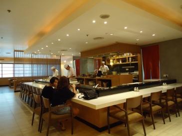 gホテルの中の日本料理店　味楽