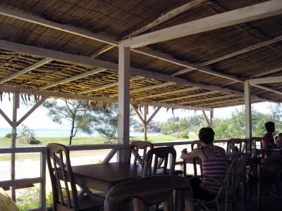 デッキテラスでのんびりリゾート気分を味わえます