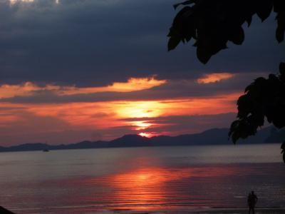 ホテルのビーチは西向きなので夕陽が綺麗に見えます