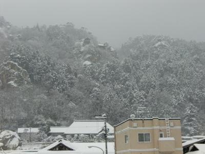 雪の山寺