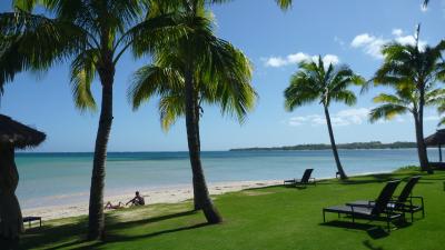 インターコンチネンタルホテルの前の遠浅の海
