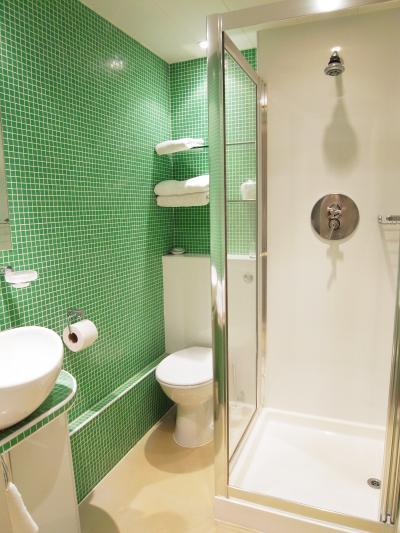 タイルがとても可愛いバスルーム