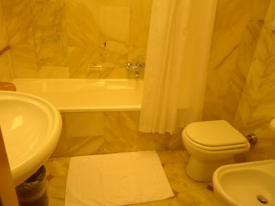 バスタブは少し細め　お湯はしっかり♪