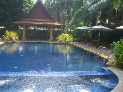 水深1.6ｍ。24ｈ利用可能