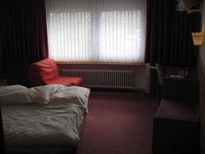 広々とした部屋。窓からはルツェルンの絶景。トイレもありました