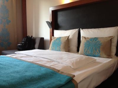 少し狭いですが、清潔でいいホテル