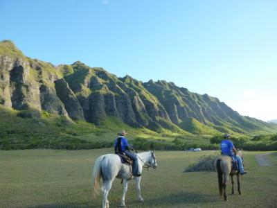 2時間の乗馬とジープツアーで大自然満喫