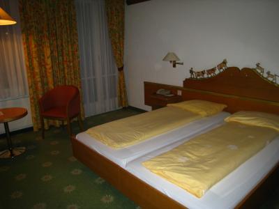 駅に近く便利です。