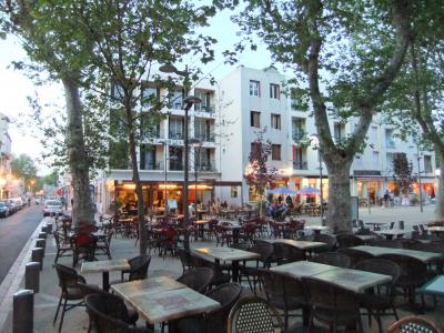 正面に見える建物の左から２番目だったと思います。