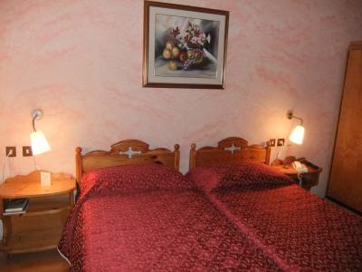 ベッドはシングルサイズが2つ並んでいて十分な広さでした。