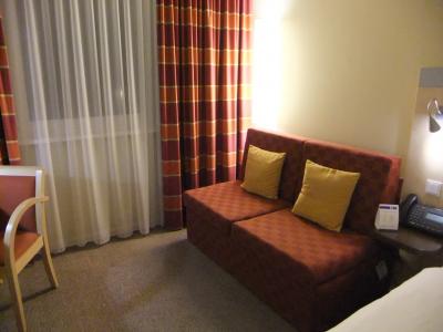 なんとこの値段で2里分のコーナーソファーが用意されています。