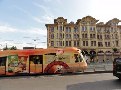 ホテルの前にはトラムが走る