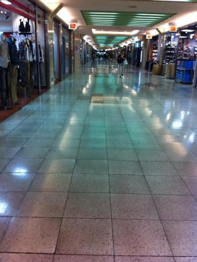 新幹線口すぐのグルメ街