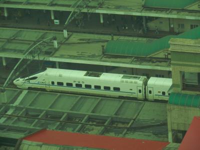 室内より・・駅構内新幹線