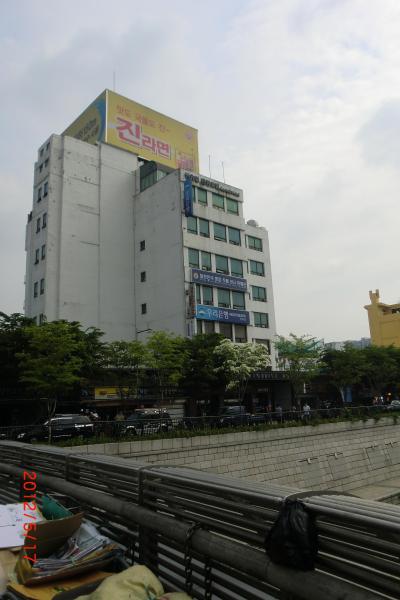 清渓川の橋から撮ったものです