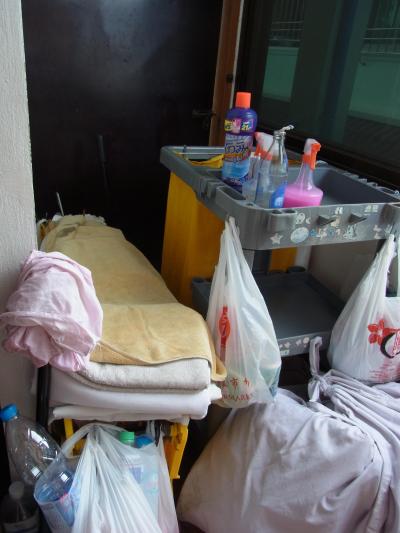 物置状態で通行不能な非常口