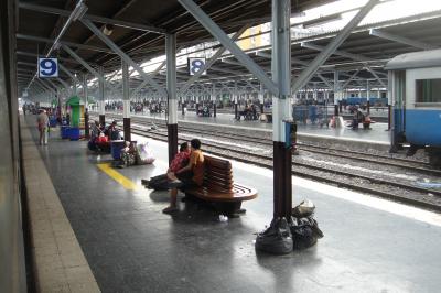 フアランポーン駅と呼ばれています。