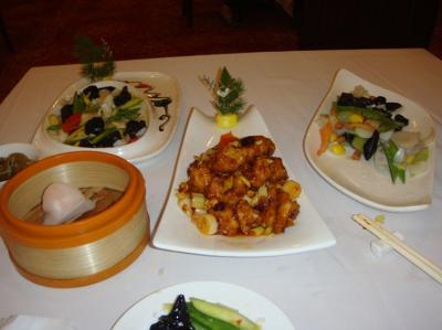 バイキングでない方の中華レストランで一人で注文した料理