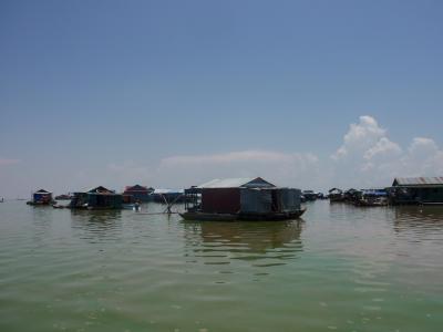 ボートピープルの生活を垣間見れます