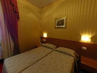 とても狭い客室