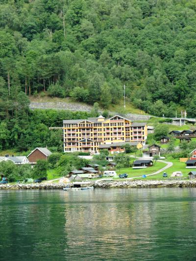 フィヨルドクルーズのときに見えたホテル