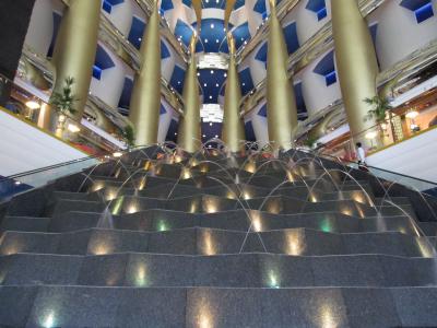 宿泊者若しくは予約がないと敷地内には入れません