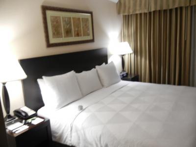 ベッドはキングサイズ