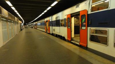 東京を彷彿とさせる網の目のような地下鉄