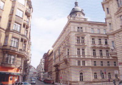 静かな場所にあるホテル