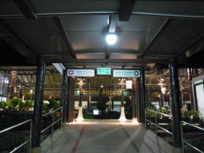 なんて開放的な空港・・！