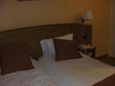 客室は狭いです