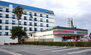 空港から近い古いホテル